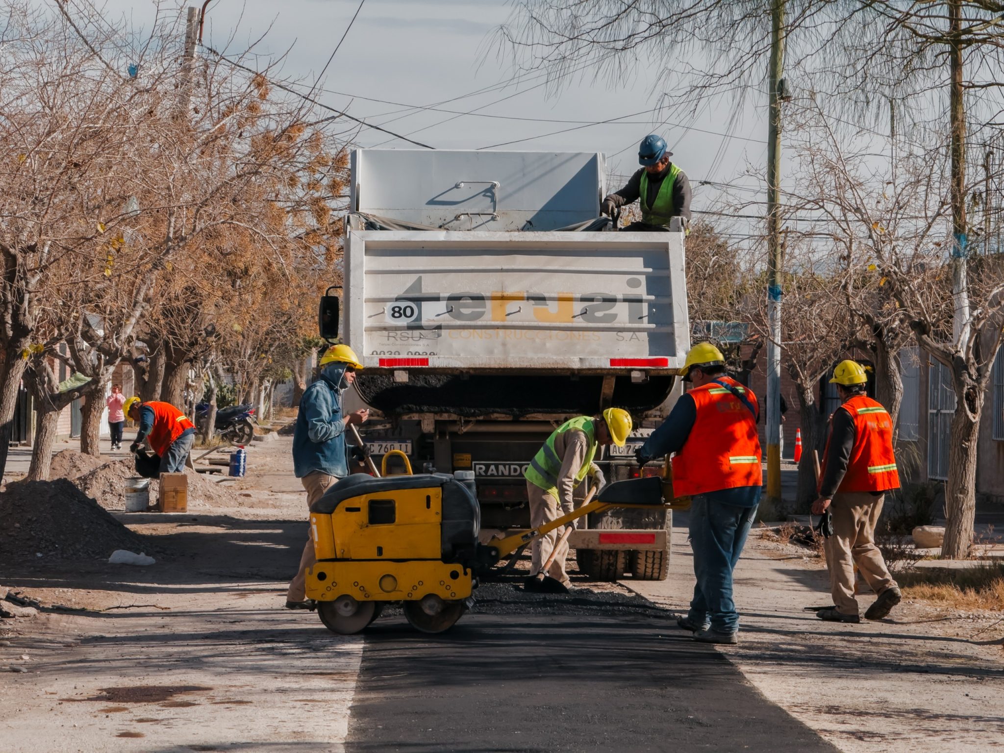 Trabajos de mejoramiento de calles del Municipio de Rawson